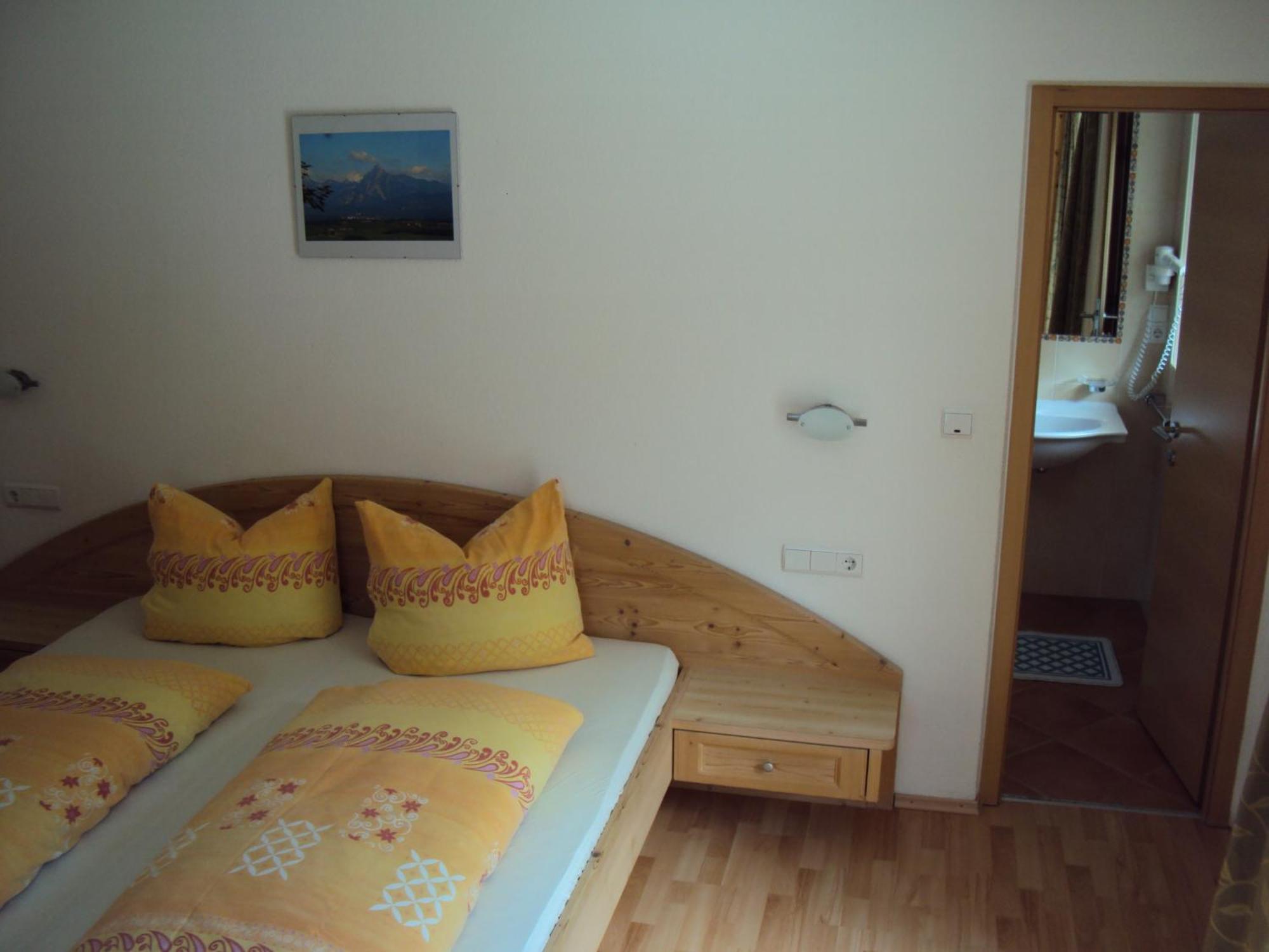 Haus Fliri Otel Curon Venosta Oda fotoğraf
