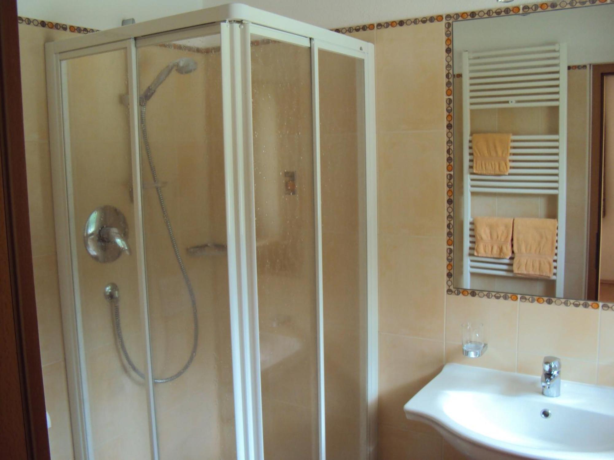 Haus Fliri Otel Curon Venosta Oda fotoğraf
