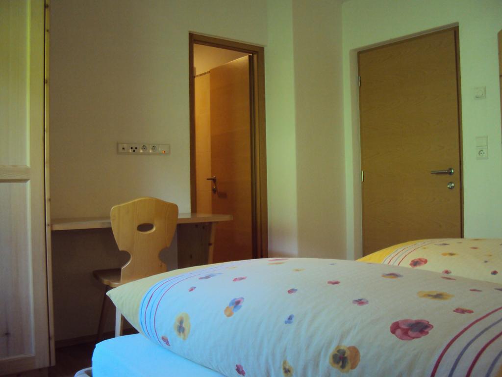 Haus Fliri Otel Curon Venosta Oda fotoğraf