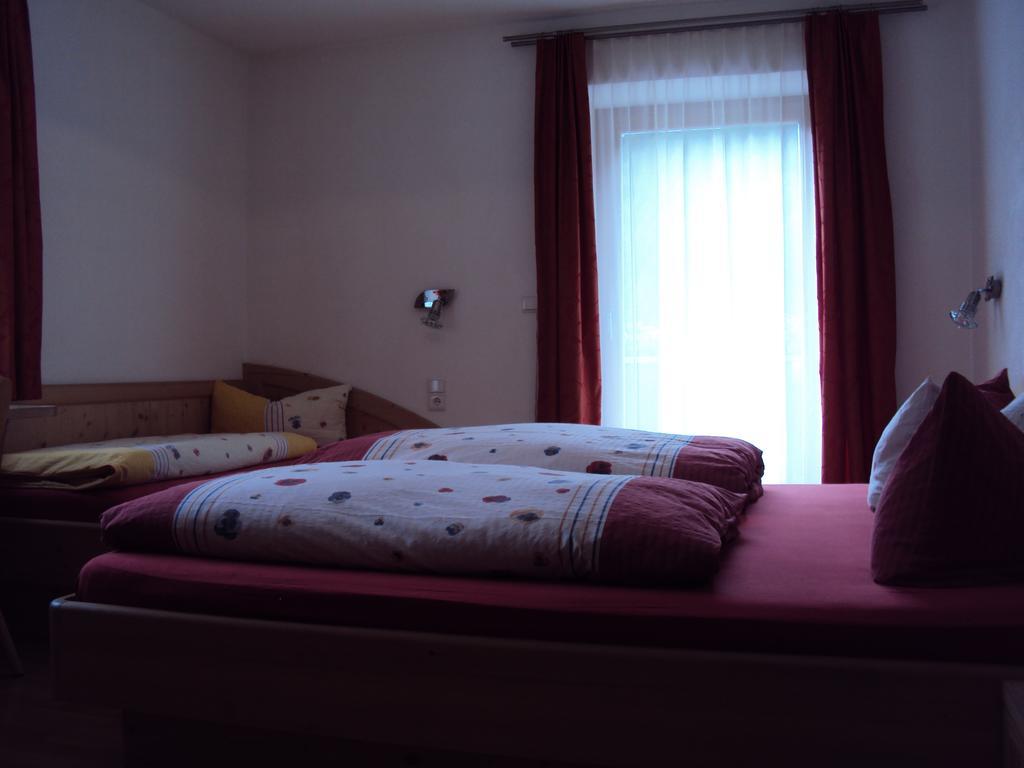 Haus Fliri Otel Curon Venosta Oda fotoğraf