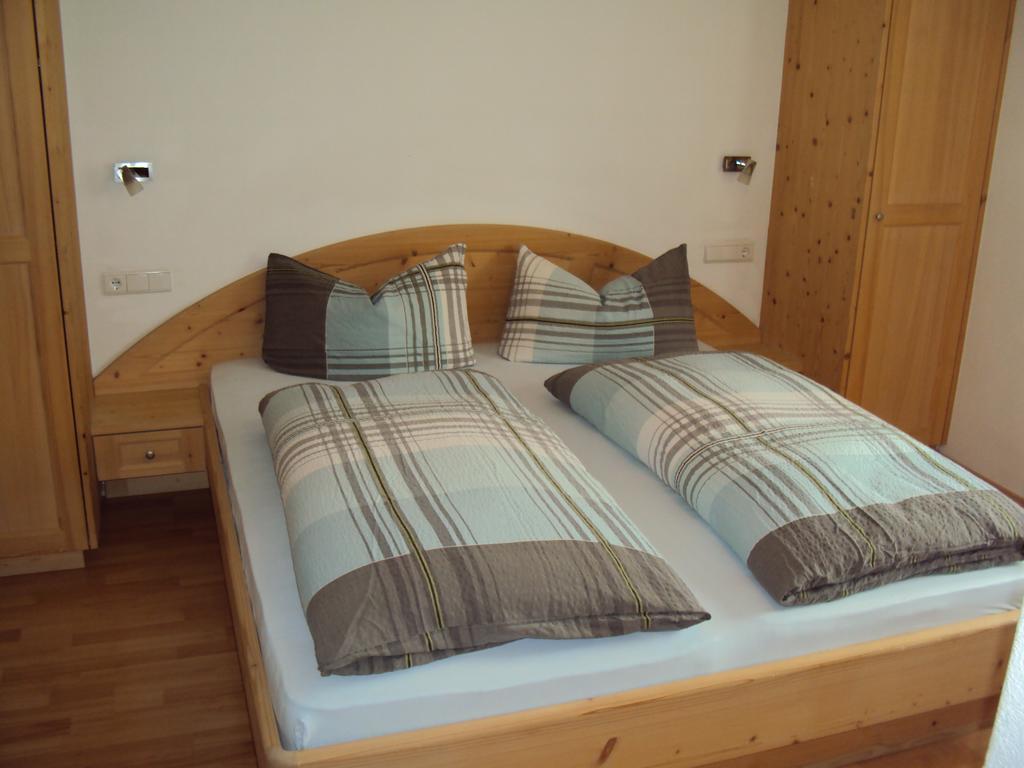 Haus Fliri Otel Curon Venosta Oda fotoğraf